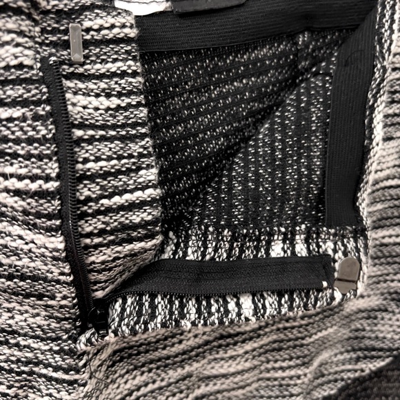 H&M Divided Black + White Striped Knit Shorts - Picture 2 of 4